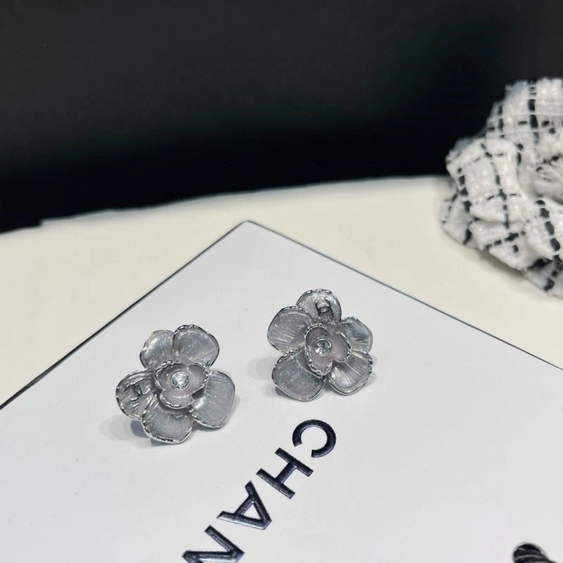 Elegant Chanel Earrings 223680
