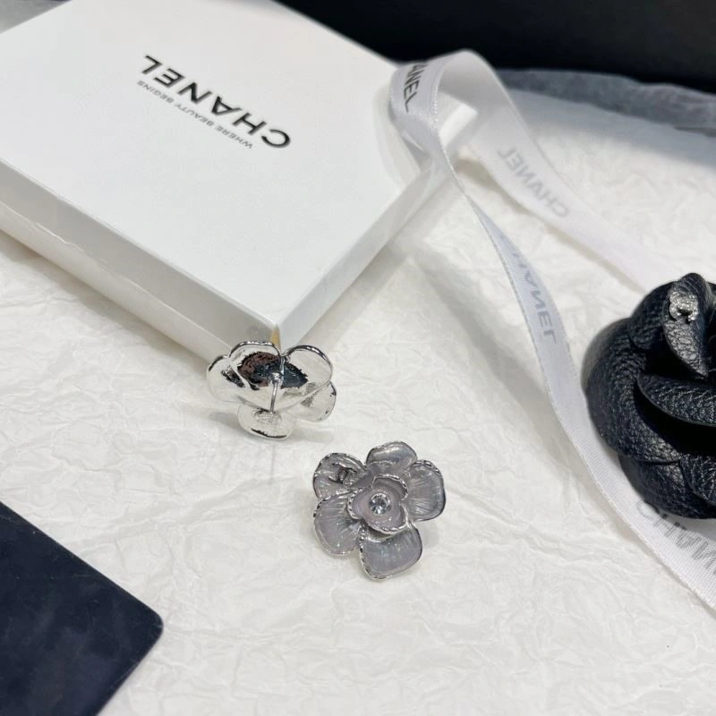 Elegant Chanel Earrings 223680