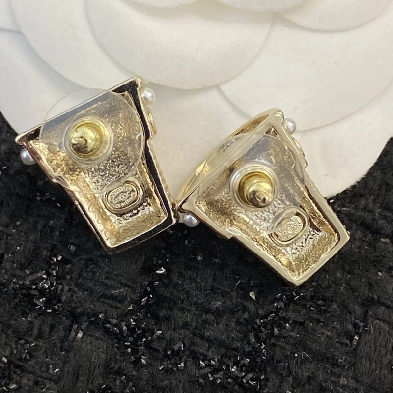 Chanel Earrings Cozy 223690