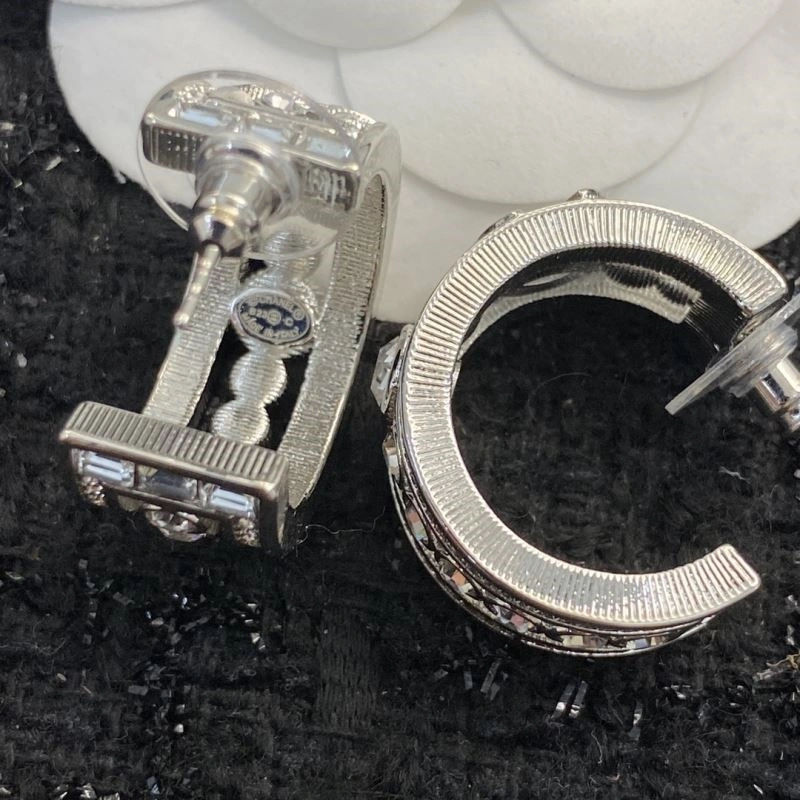 Chanel Earrings Unisex 223673