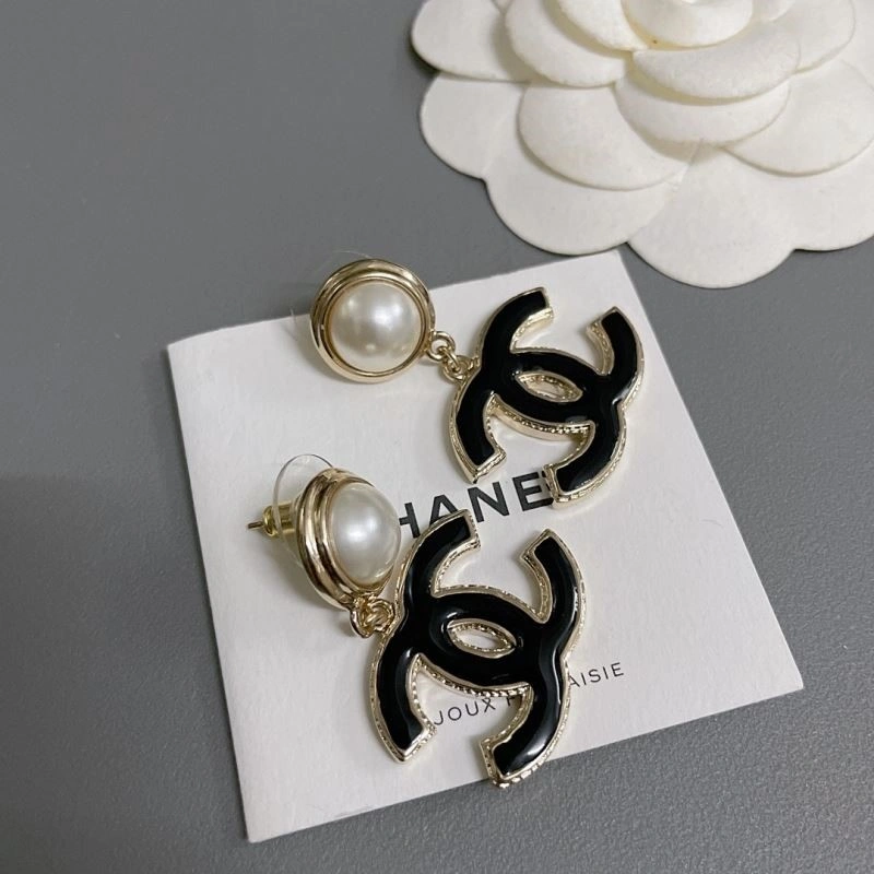 Chanel Earrings Sophisticated 223689