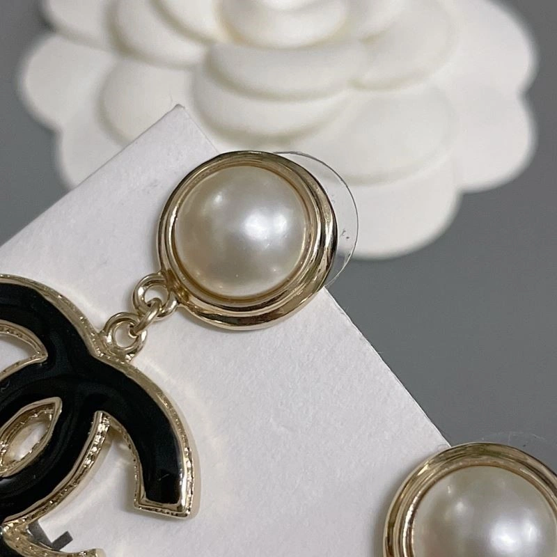 Chanel Earrings Sophisticated 223689