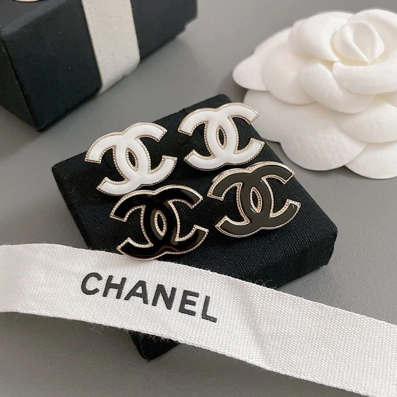 Lightweight Chanel Earrings 223674