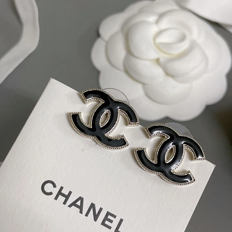 Lightweight Chanel Earrings 223674
