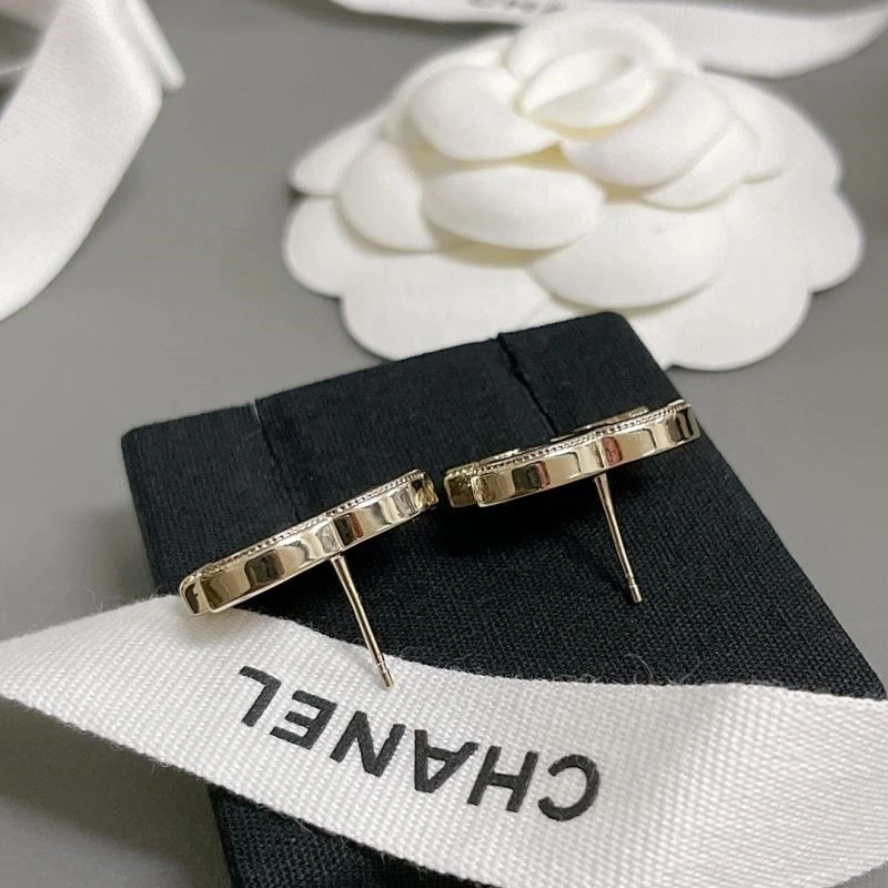 Lightweight Chanel Earrings 223674