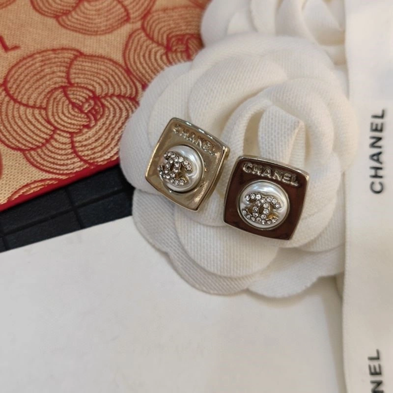 Chanel Earrings Lightweight 223735