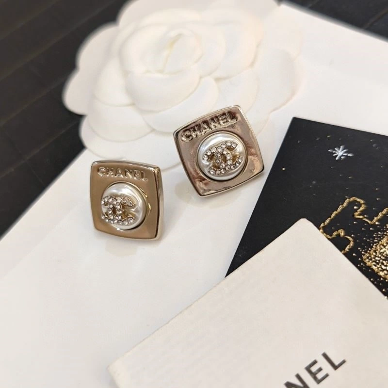Chanel Earrings Lightweight 223735
