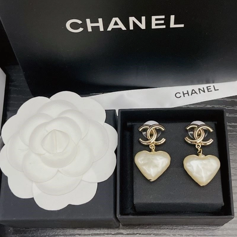 Chanel Earrings Bold 223664