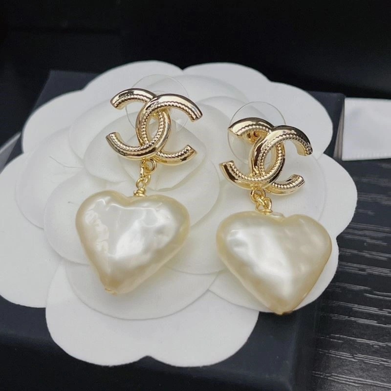 Chanel Earrings Bold 223664