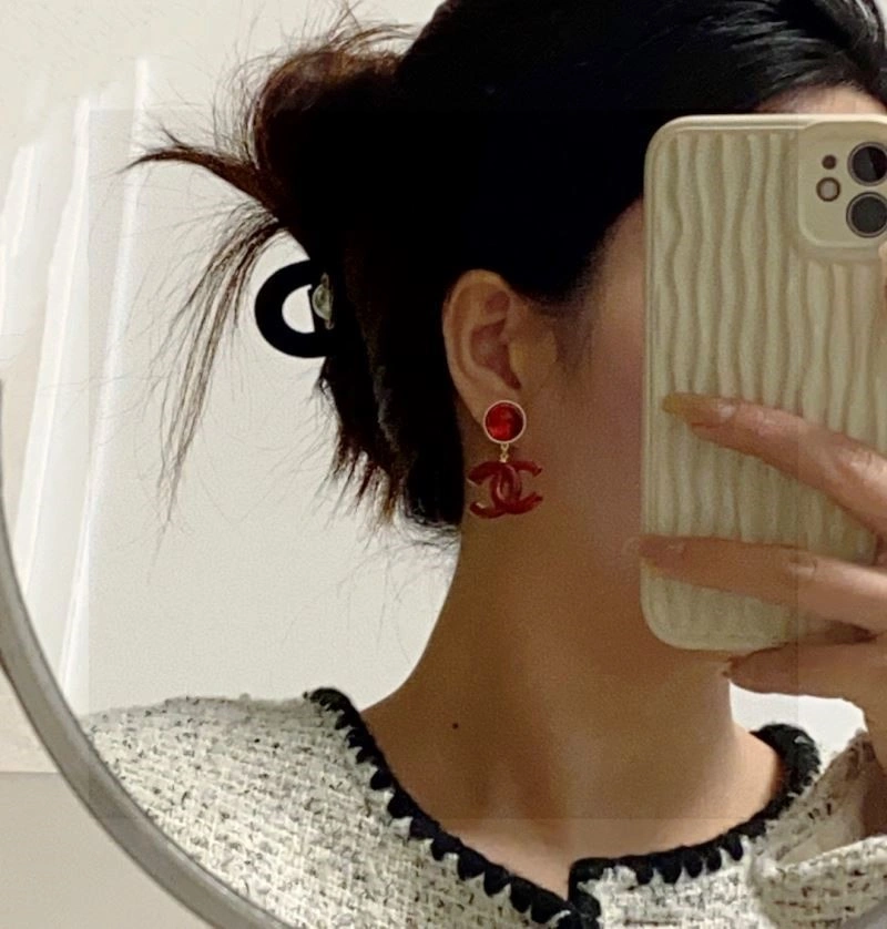 Sleek Chanel Earrings 223663