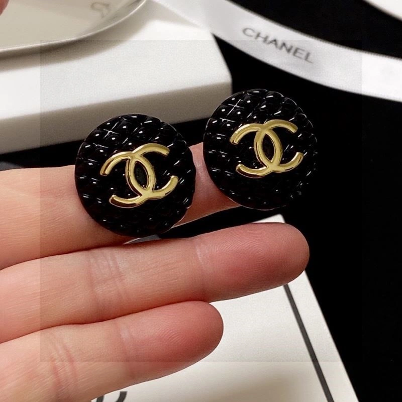 Chanel Earrings Trendsetting 223659