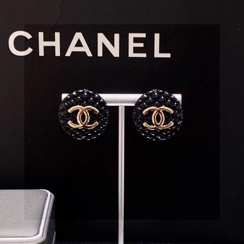 Chanel Earrings Trendsetting 223659