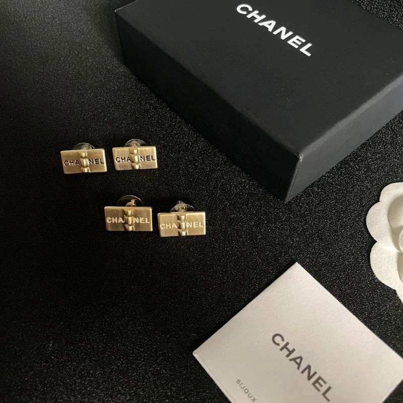 Chanel Earrings Elegant 223653