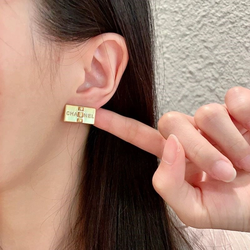 Chanel Earrings Elegant 223653