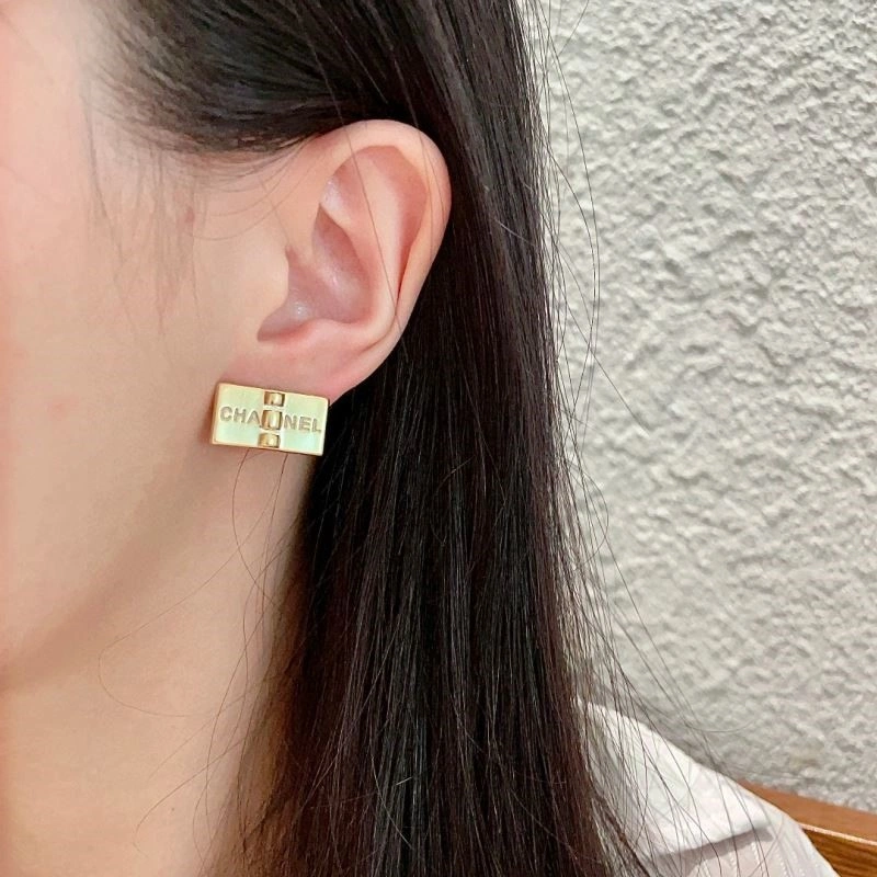 Chanel Earrings Elegant 223653