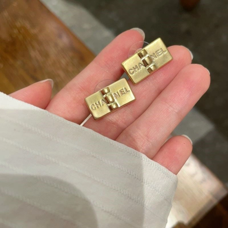 Chanel Earrings Elegant 223653