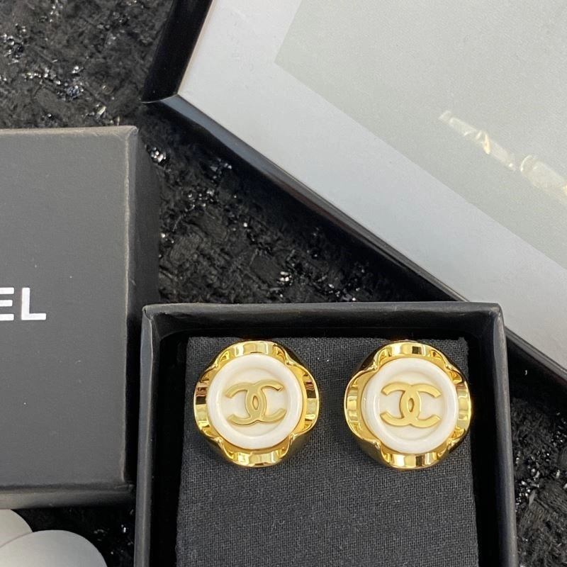 Chanel Earrings Affordable 223718
