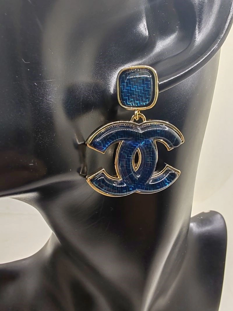 Comfortable Chanel Earrings 223639