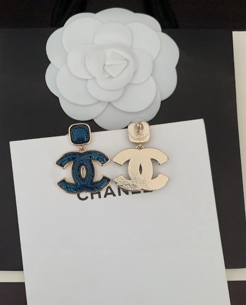Comfortable Chanel Earrings 223639