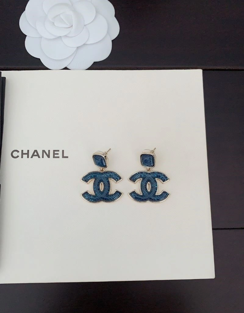 Comfortable Chanel Earrings 223639