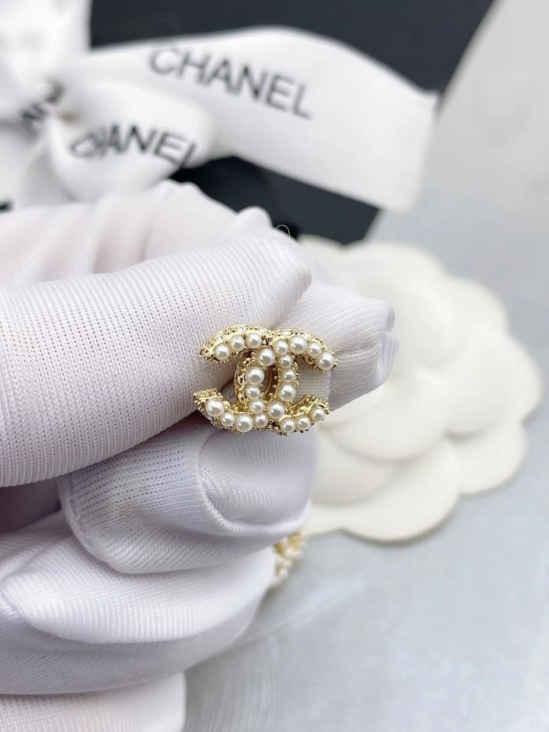 Refined Chanel Earrings 223638