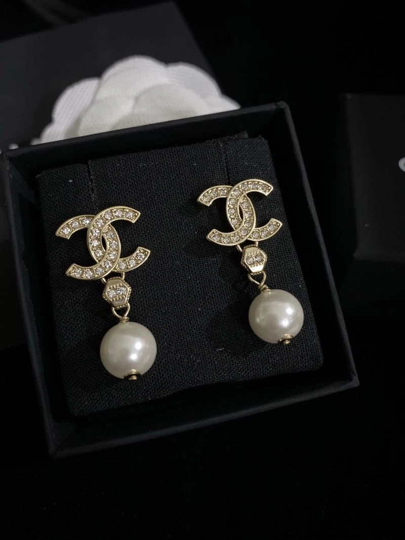 Effortless Chanel Earrings 223622