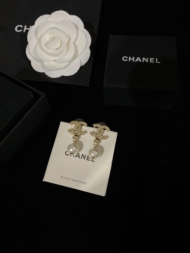 Effortless Chanel Earrings 223622