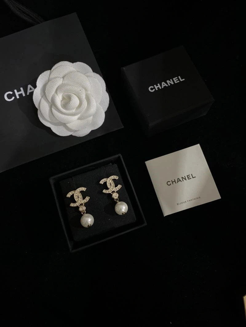 Effortless Chanel Earrings 223622