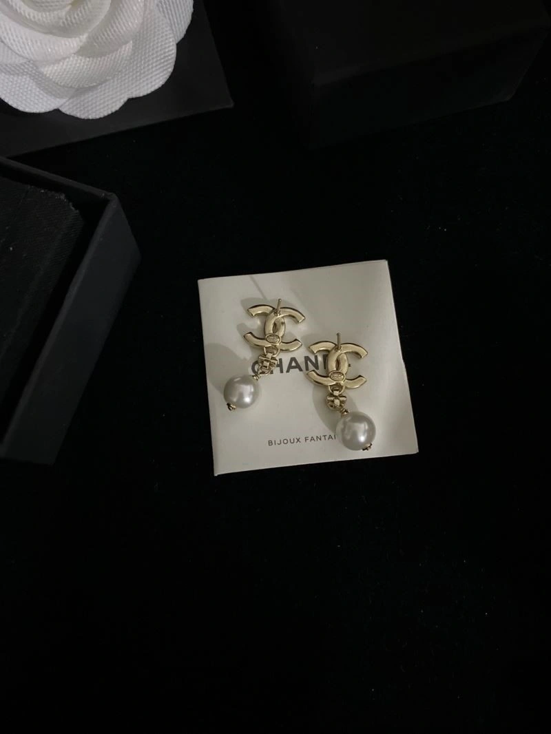 Effortless Chanel Earrings 223622