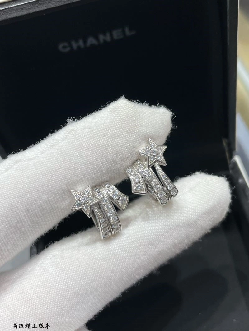 Chanel Earrings Comfortable 223600