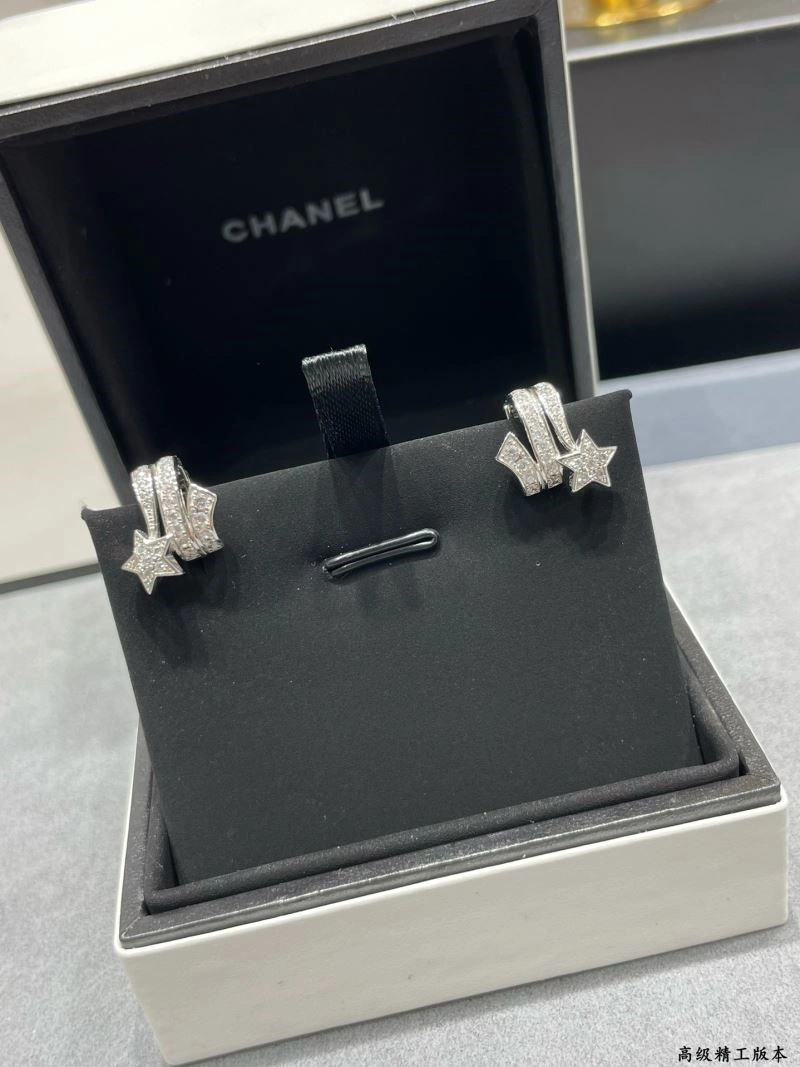 Chanel Earrings Comfortable 223600