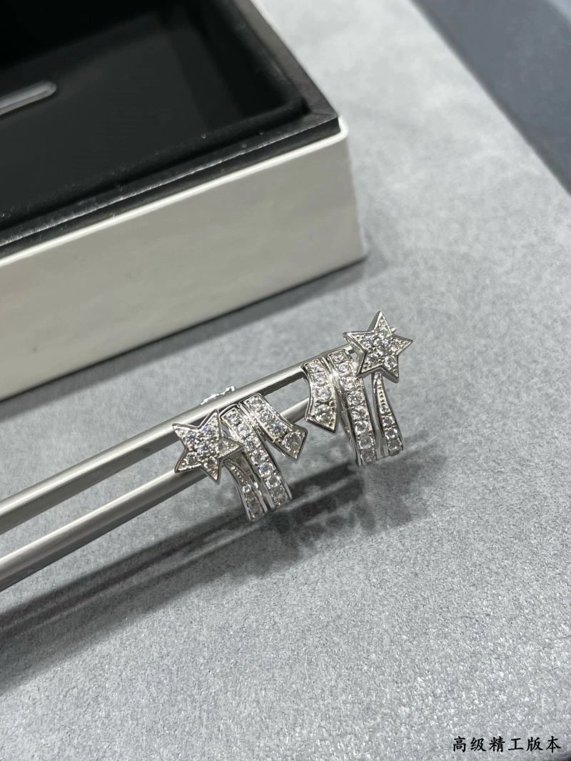 Chanel Earrings Comfortable 223600