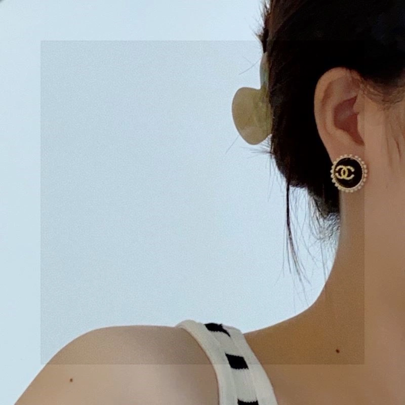 Chanel Earrings MoistureWicking 223083