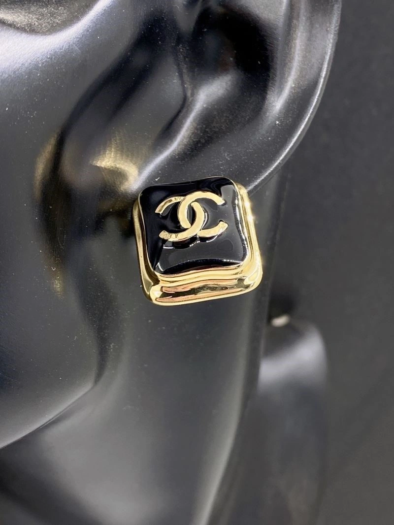 Trendsetting Chanel Earrings 223132