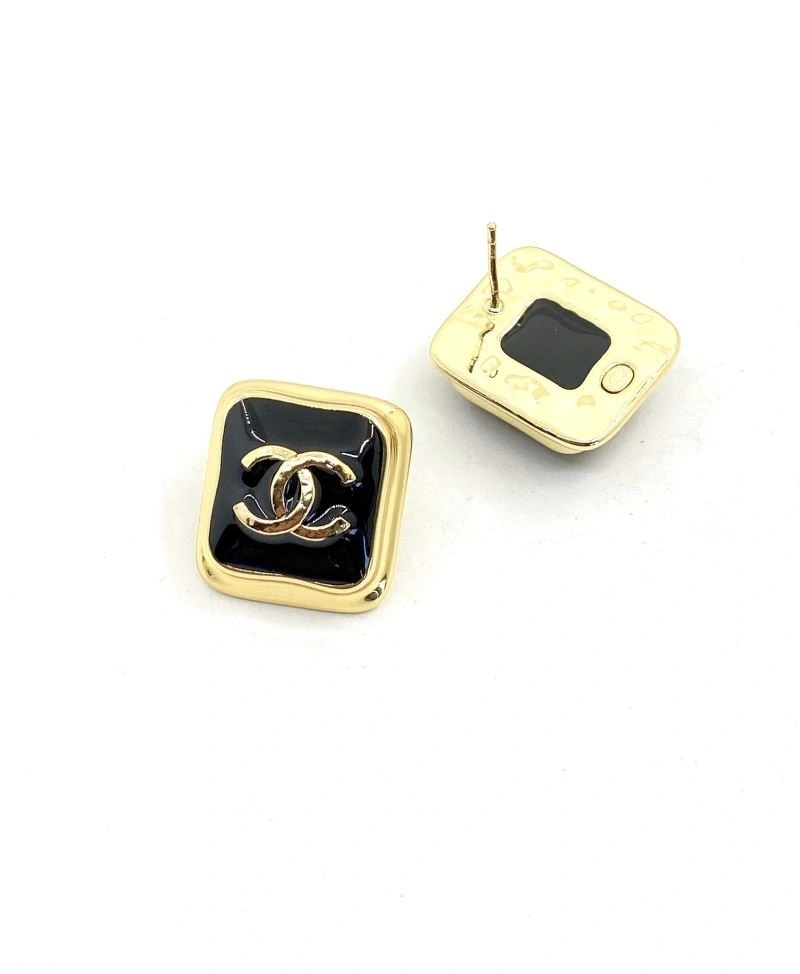 Trendsetting Chanel Earrings 223132