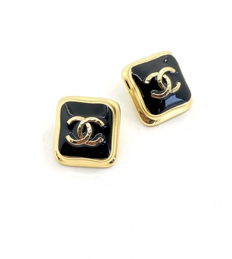 Trendsetting Chanel Earrings 223132