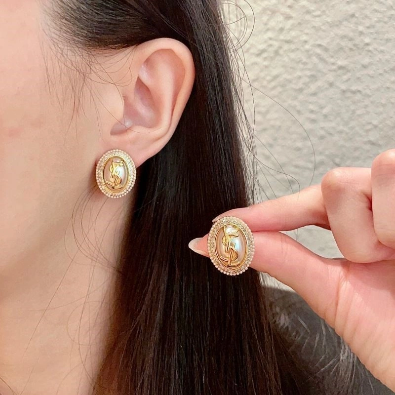 Chanel Earrings Modern 223056