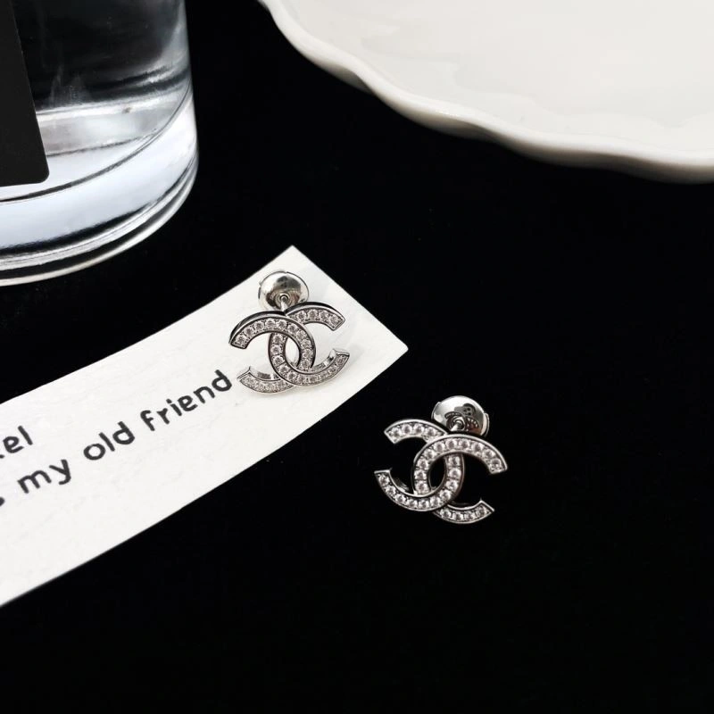 Chanel Earrings Comfortable 223051