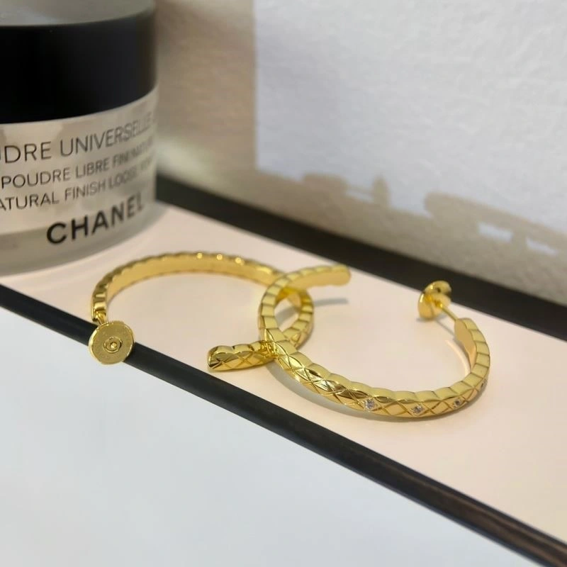 Chanel Earrings MoistureWicking 223054