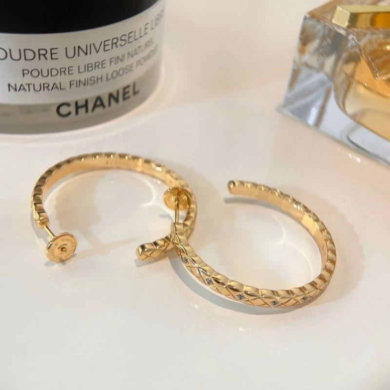 Chanel Earrings MoistureWicking 223054