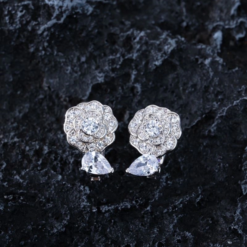 Chanel Earrings Versatile 223047