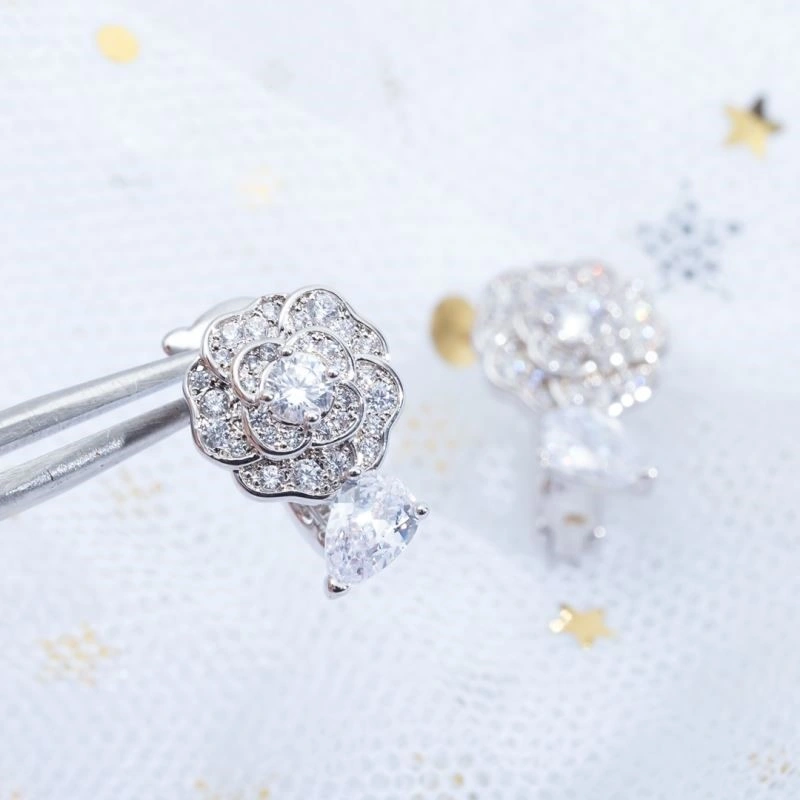 Chanel Earrings Versatile 223047