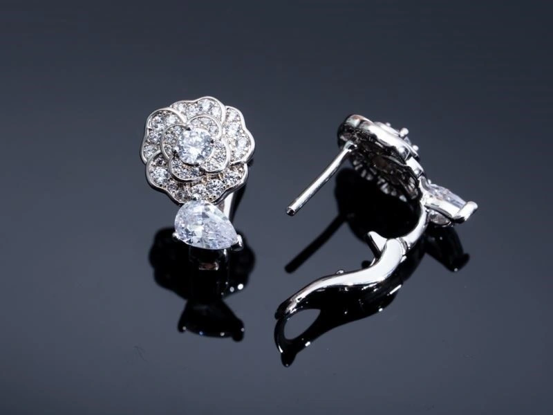 Chanel Earrings Versatile 223047