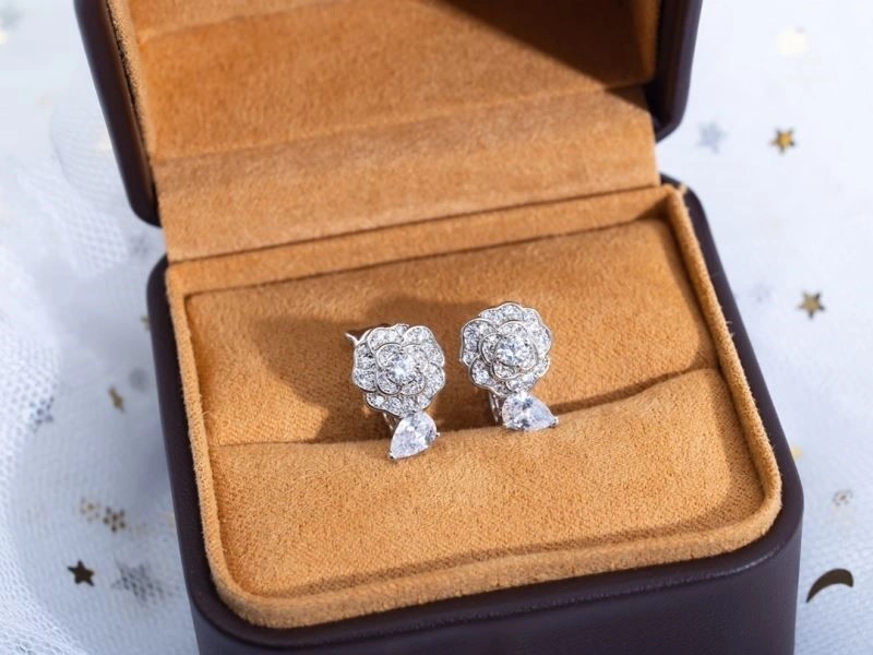 Chanel Earrings Versatile 223047