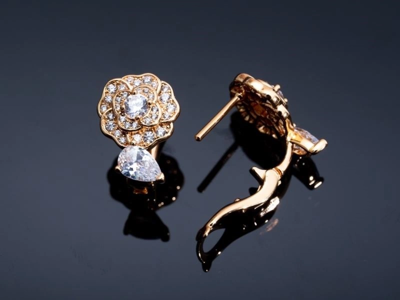 Unisex Chanel Earrings 223048