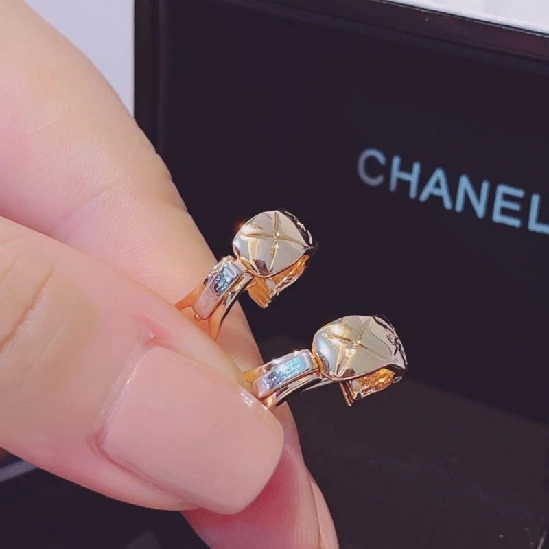 Comfortable Chanel Earrings 223038