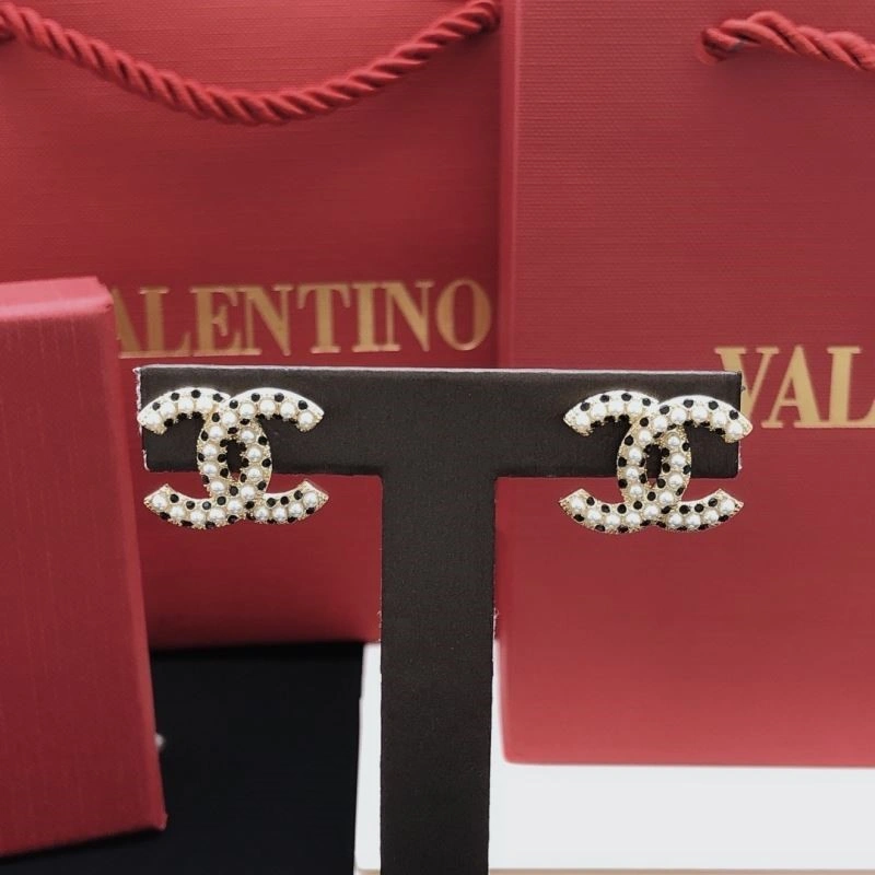 Stylish Chanel Earrings 223030