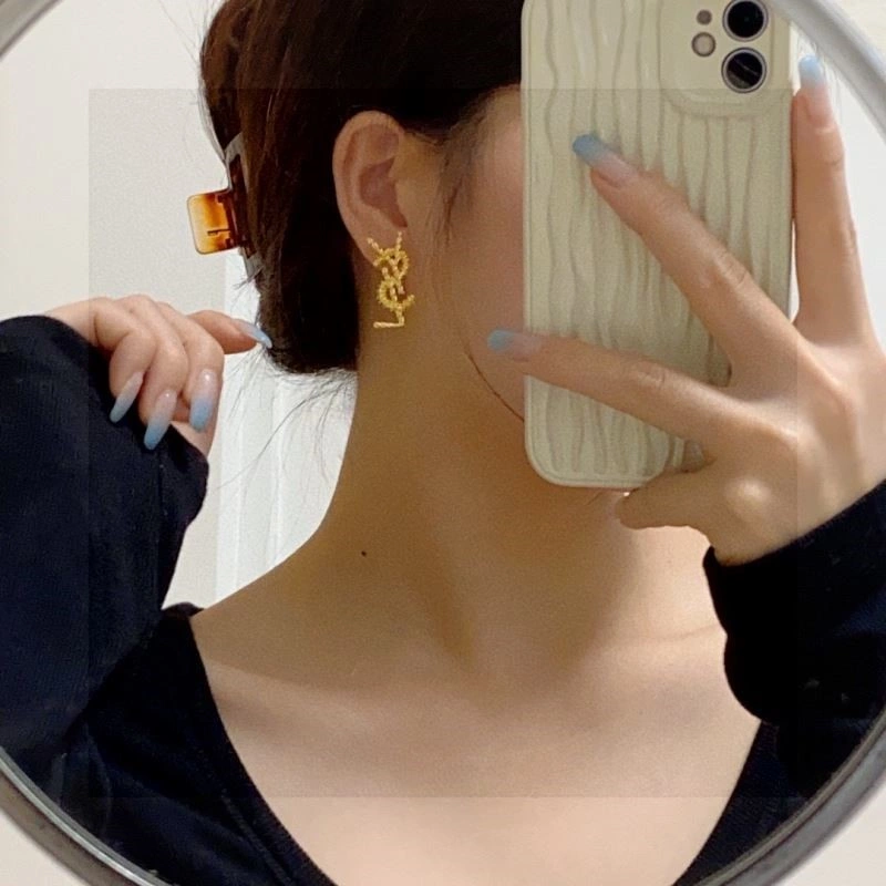 WrinkleFree Chanel Earrings 223015
