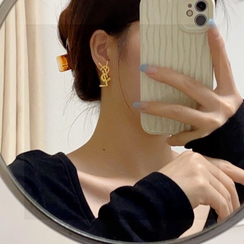 WrinkleFree Chanel Earrings 223015