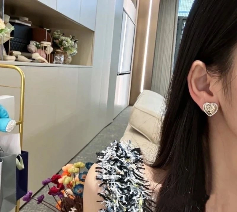 Chanel Earrings Stretchable 222990